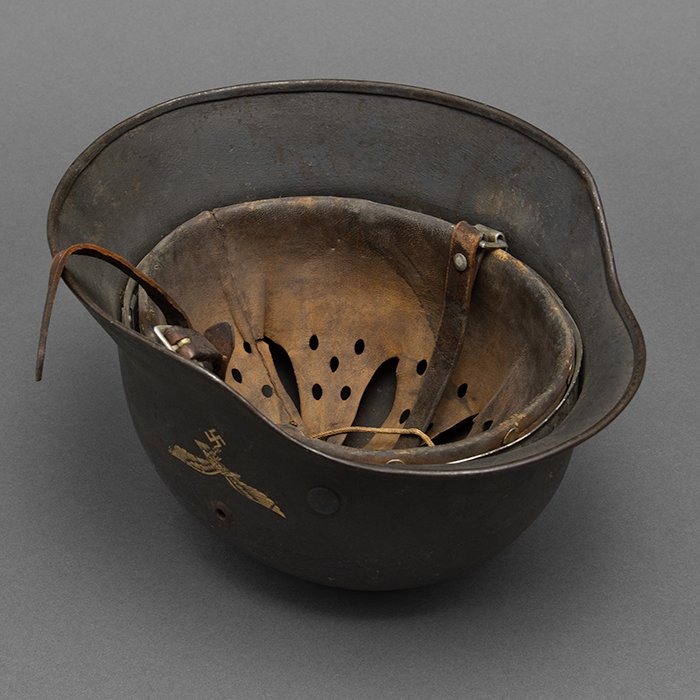 LA9 Luftwaffe M35 single decal overpaint camouflage helmet — image 17