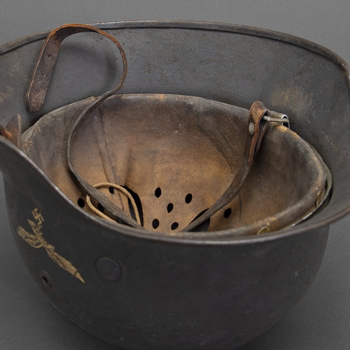 LA9 Luftwaffe M35 single decal overpaint camouflage helmet — image 18