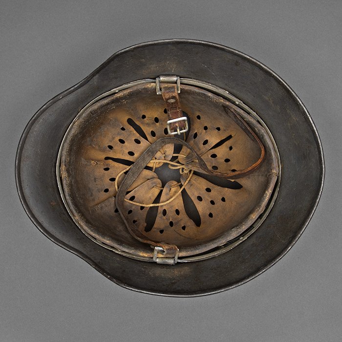 LA9 Luftwaffe M35 single decal overpaint camouflage helmet — image 19