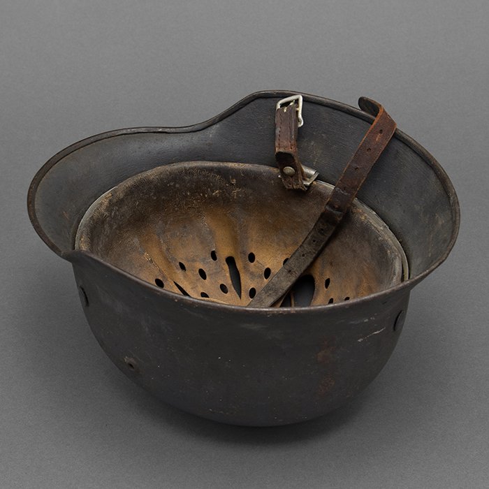 LA9 Luftwaffe M35 single decal overpaint camouflage helmet — image 23