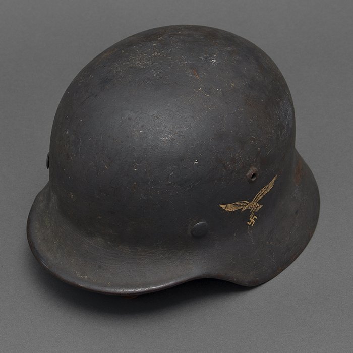 LA9 Luftwaffe M35 single decal overpaint camouflage helmet — image 8