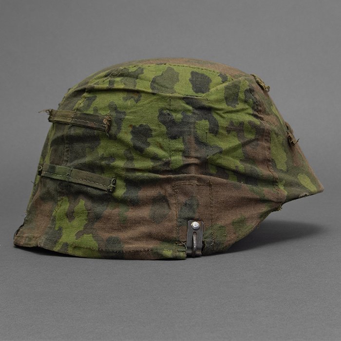 RG1 Service used second type Waffen-SS helmet cover of Oakleaf pattern camouflaged fabric — image 13