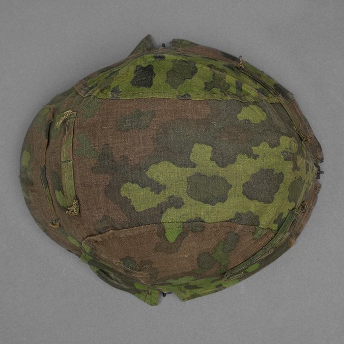 RG1 Service used second type Waffen-SS helmet cover of Oakleaf pattern camouflaged fabric — image 17