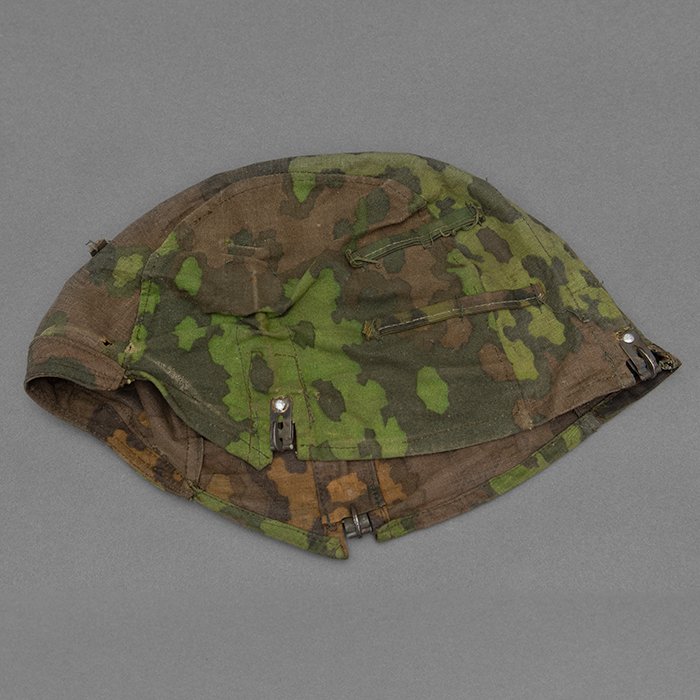 RG1 Service used second type Waffen-SS helmet cover of Oakleaf pattern camouflaged fabric — image 18