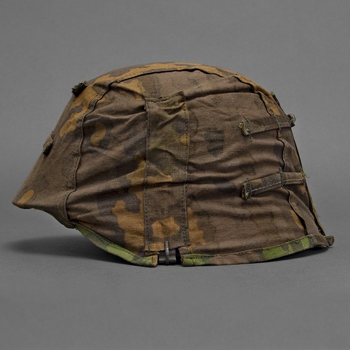 RG1 Service used second type Waffen-SS helmet cover of Oakleaf pattern camouflaged fabric — image 21
