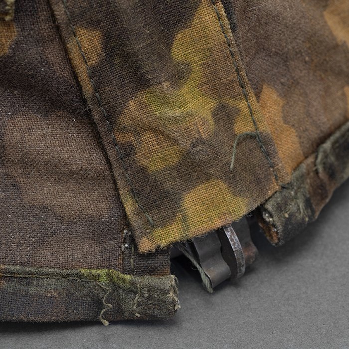 RG1 Service used second type Waffen-SS helmet cover of Oakleaf pattern camouflaged fabric — image 25