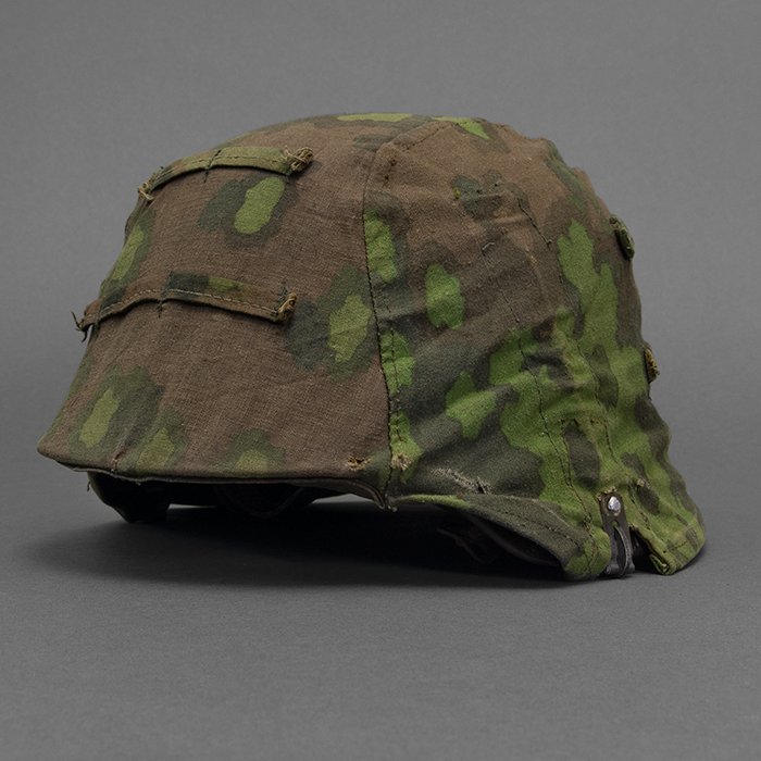 RG1 Service used second type Waffen-SS helmet cover of Oakleaf pattern camouflaged fabric — image 3