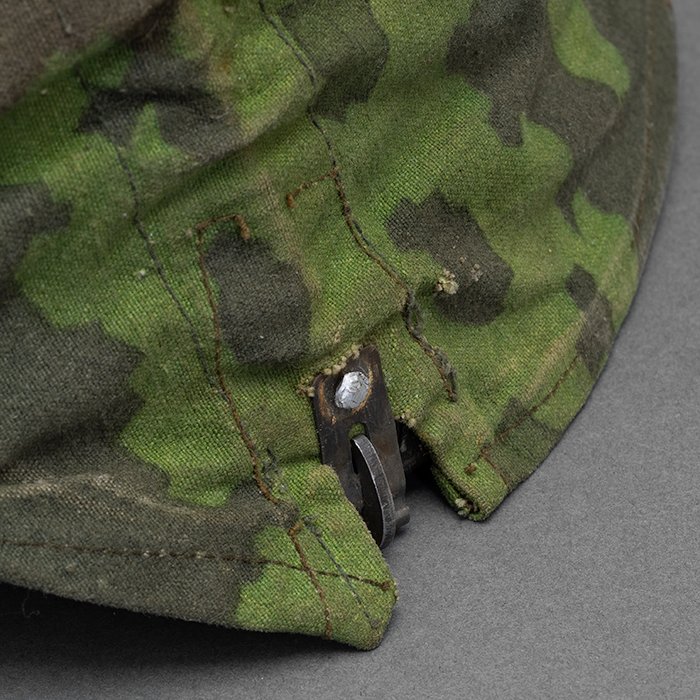 RG1 Service used second type Waffen-SS helmet cover of Oakleaf pattern camouflaged fabric — image 5