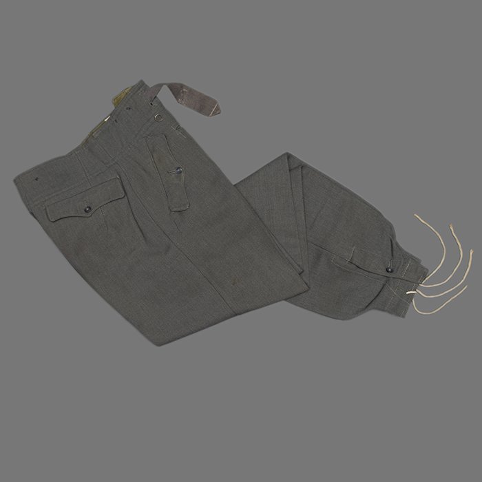 LA6 Heer assault gun trousers in gabardine material — image 12