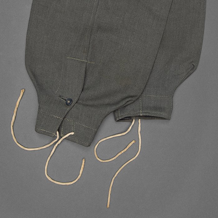 LA6 Heer assault gun trousers in gabardine material — image 17