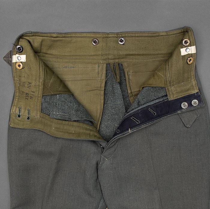 LA6 Heer assault gun trousers in gabardine material — image 9