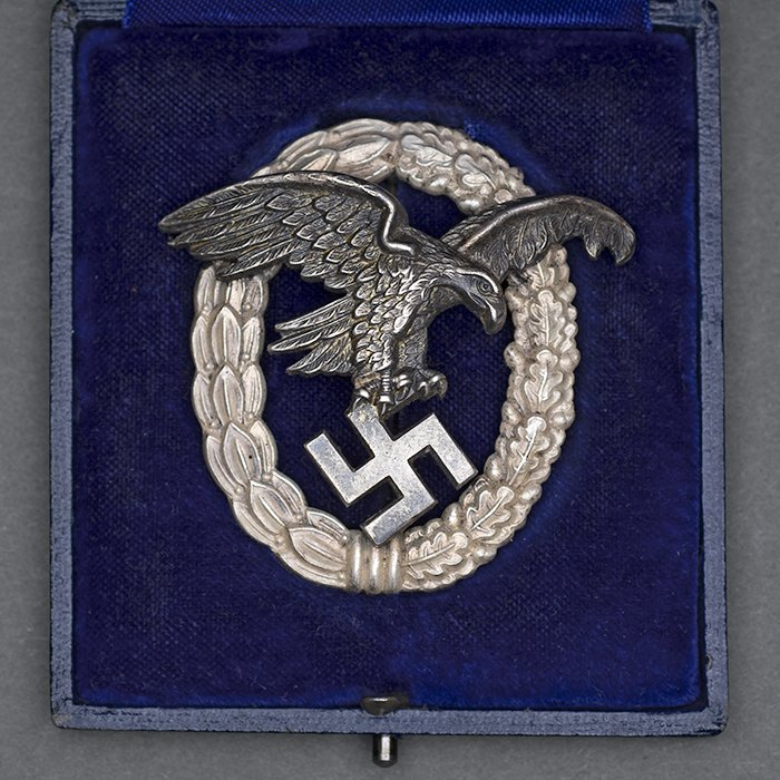 BX2 Cased GWL Luftwaffe Observer's Badge — image 3