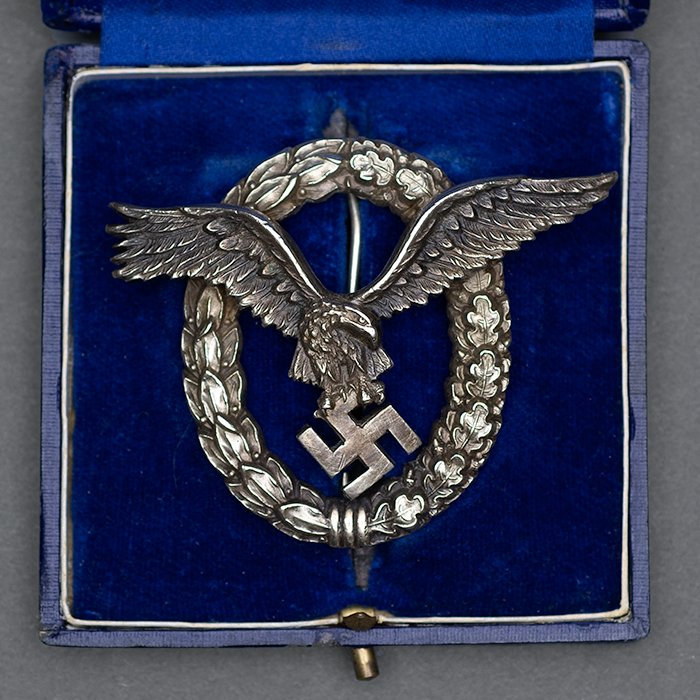 BX3 Cased Juncker Luftwaffe Pilot's Badge — image 3