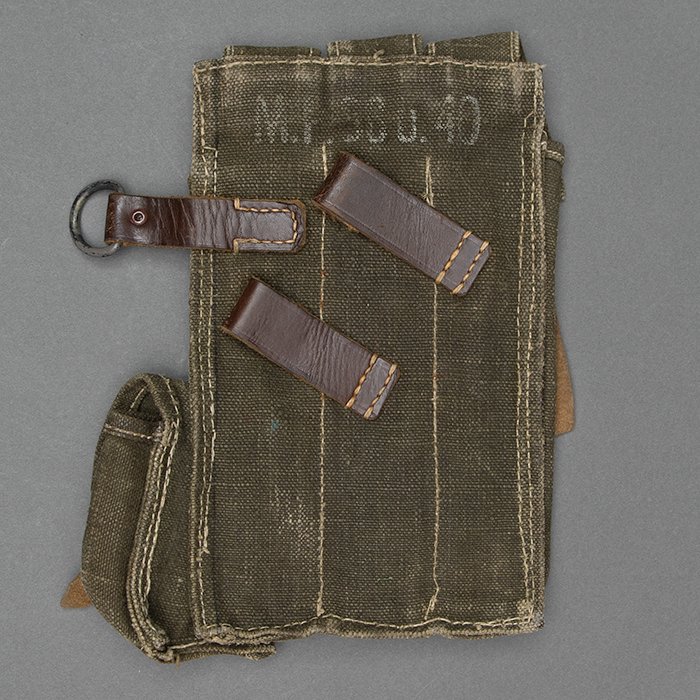 LA10 Single service used left hand side MP40 magazine pouch — image 6