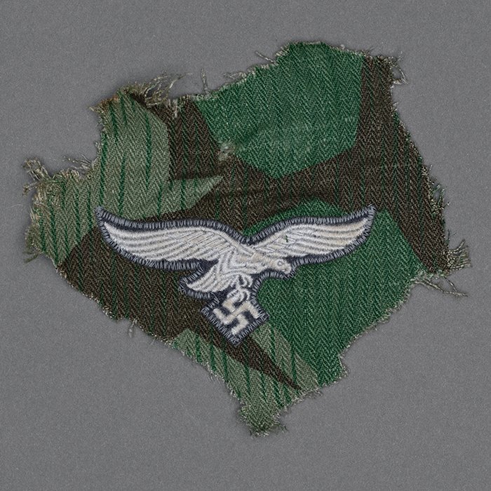 LA16 Luftwaffe national emblem cut from a Field Division splittertarn smock — image 2