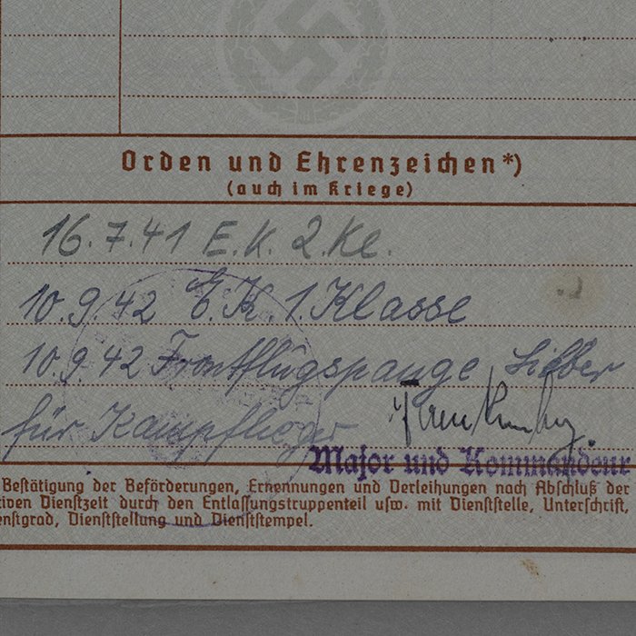 SH41 Interesting Wehrpass for a Luftwaffe Ju 88 pilot from III./Kampfgeschwader 77 — image 17