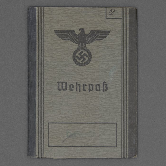 SH41 Interesting Wehrpass for a Luftwaffe Ju 88 pilot from III./Kampfgeschwader 77 — image 2