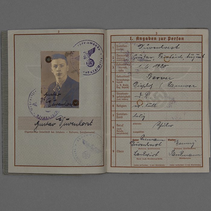 SH41 Interesting Wehrpass for a Luftwaffe Ju 88 pilot from III./Kampfgeschwader 77 — image 5