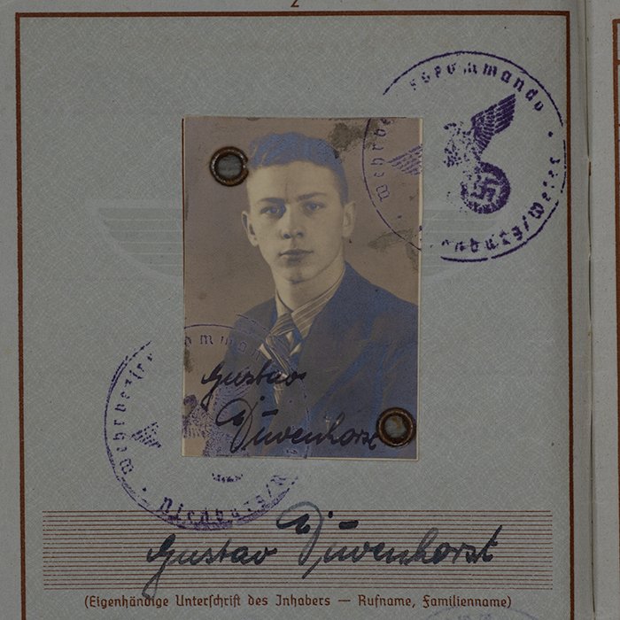 SH41 Interesting Wehrpass for a Luftwaffe Ju 88 pilot from III./Kampfgeschwader 77 — image 6