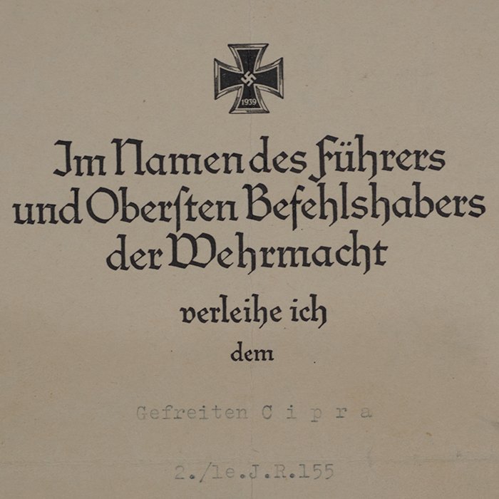 SH70 EKII award document with full portrait photo for a Heer Gefreiter from 2./le.I.R.155 (90.leichte) — image 3