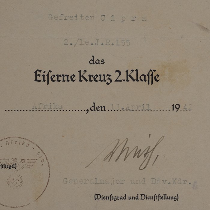 SH70 EKII award document with full portrait photo for a Heer Gefreiter from 2./le.I.R.155 (90.leichte) — image 4