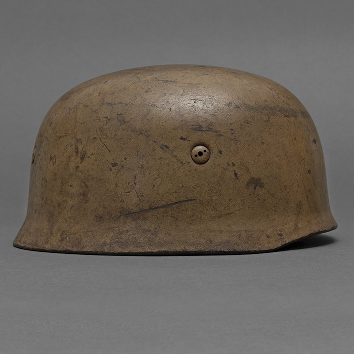 DM36 Luftwaffe M38 single decal tan camouflaged Fallschirmjäger helmet — image 18