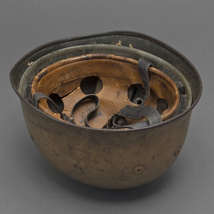 DM36 Luftwaffe M38 single decal tan camouflaged Fallschirmjäger helmet — image 31