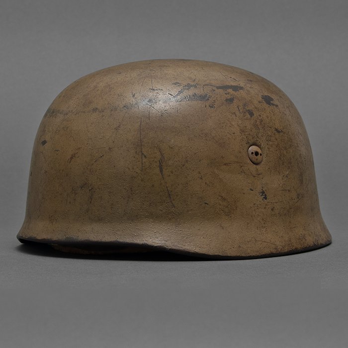 DM36 Luftwaffe M38 single decal tan camouflaged Fallschirmjäger helmet — image 6