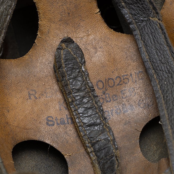 DM37 Later issue Luftwaffe M38 dual color camouflaged Fallschirmjäger helmet — image 27