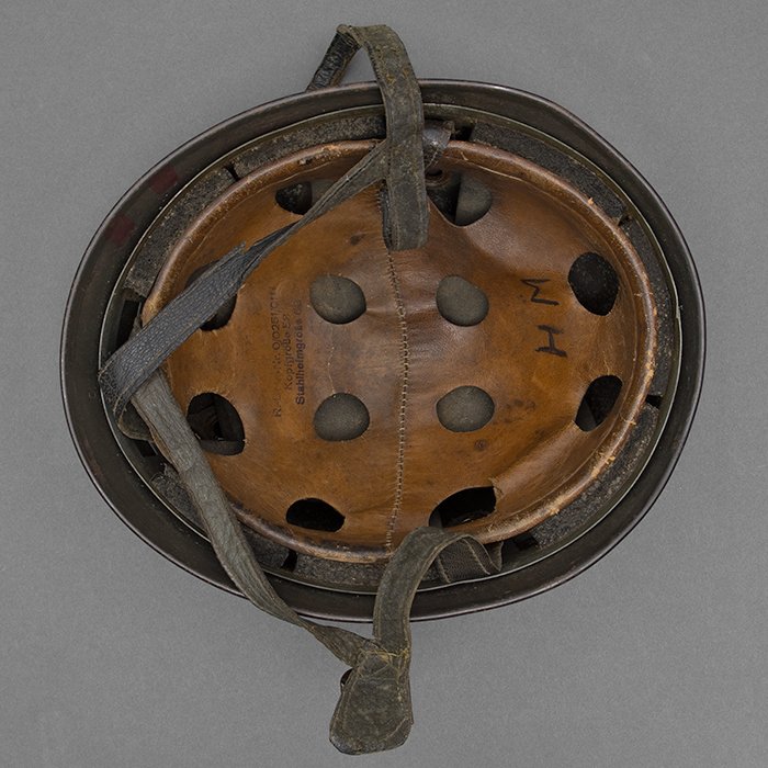 DM37 Later issue Luftwaffe M38 dual color camouflaged Fallschirmjäger helmet — image 28