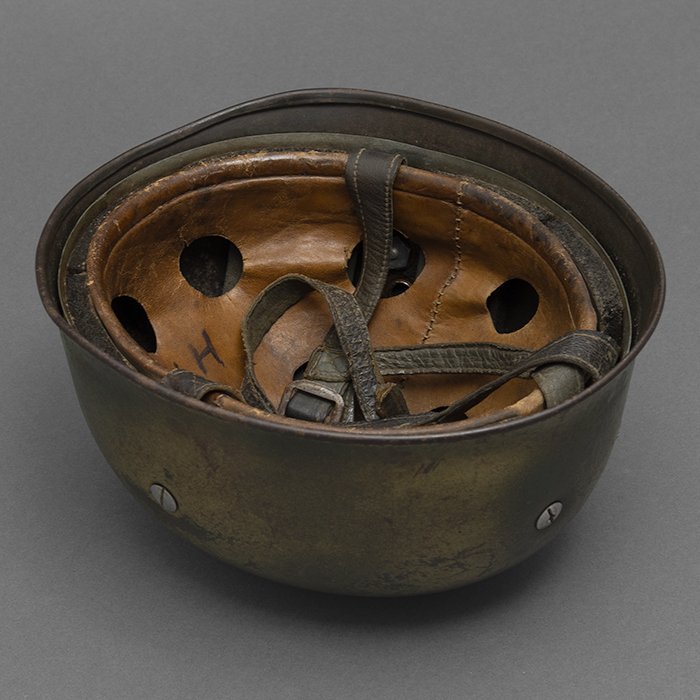 DM37 Later issue Luftwaffe M38 dual color camouflaged Fallschirmjäger helmet — image 31