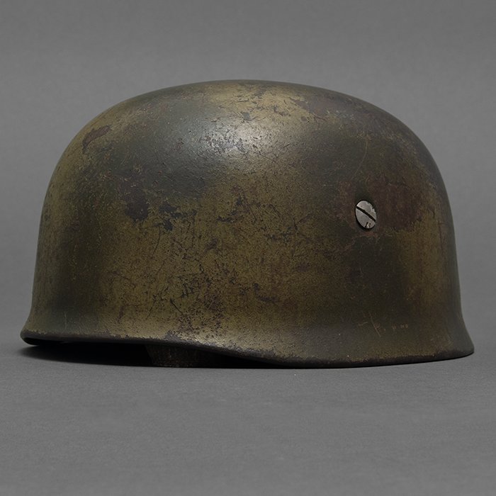 DM37 Later issue Luftwaffe M38 dual color camouflaged Fallschirmjäger helmet — image 5