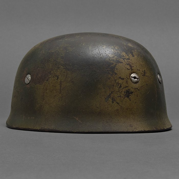 DM37 Later issue Luftwaffe M38 dual color camouflaged Fallschirmjäger helmet — image 9