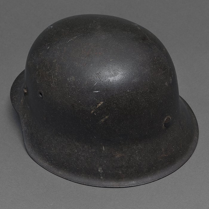 DM35 Excellent Waffen-SS M42 single decal helmet — image 15