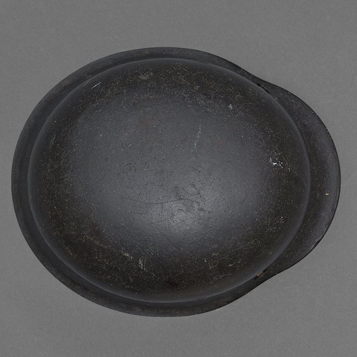 DM35 Excellent Waffen-SS M42 single decal helmet — image 16