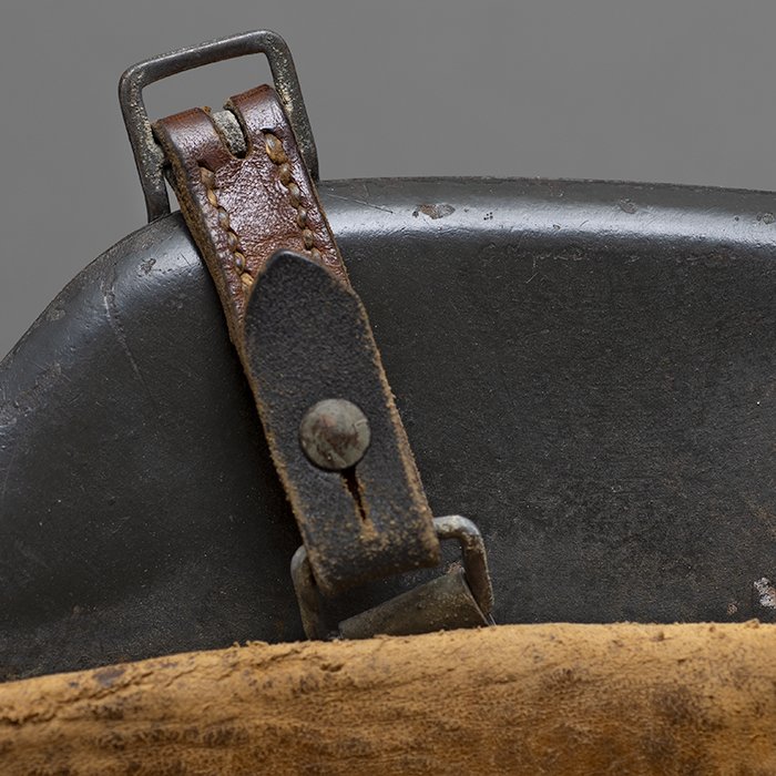 DM35 Excellent Waffen-SS M42 single decal helmet — image 21