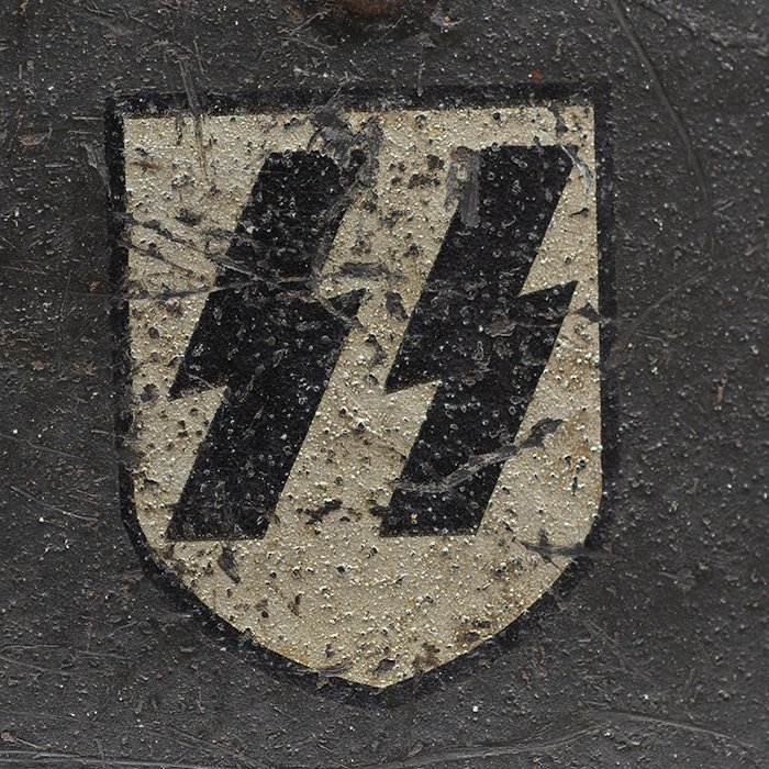 DM35 Excellent Waffen-SS M42 single decal helmet — image 4