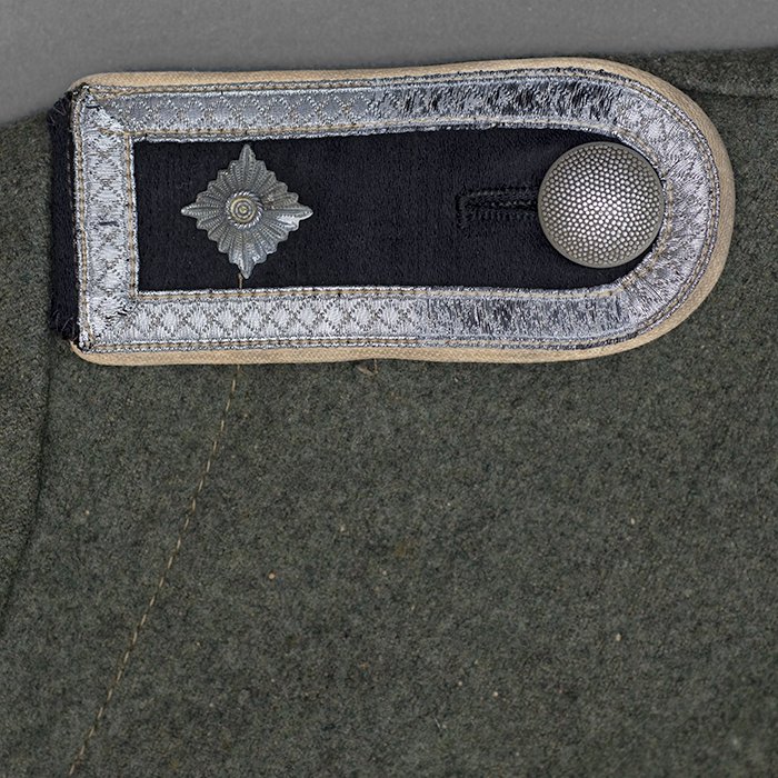 DM26 Waffen-SS contract M36 style service blouse for an Infanterie SS-Oberscharführer — image 10