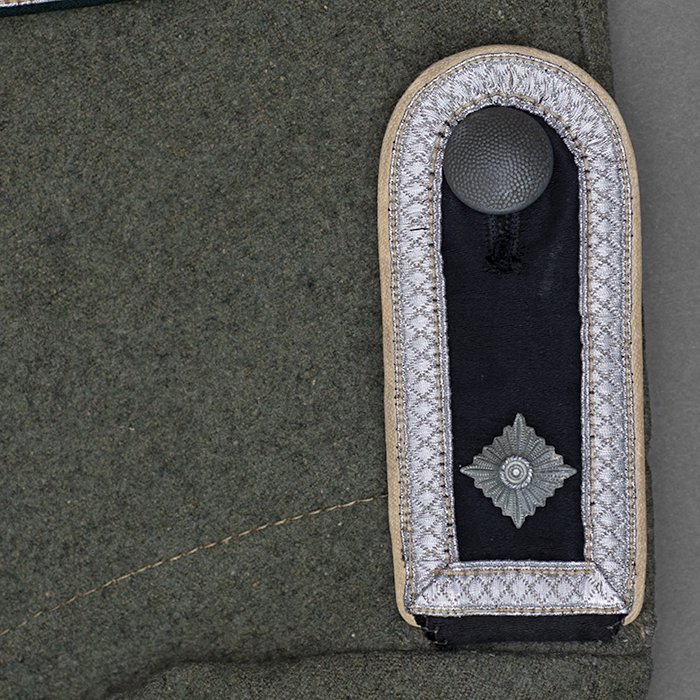 DM26 Waffen-SS contract M36 style service blouse for an Infanterie SS-Oberscharführer — image 11