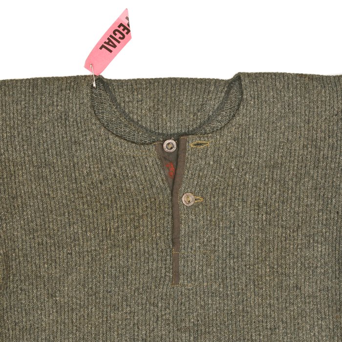 MCU42 German made crew neck sweater with button placket in olive green — image 3