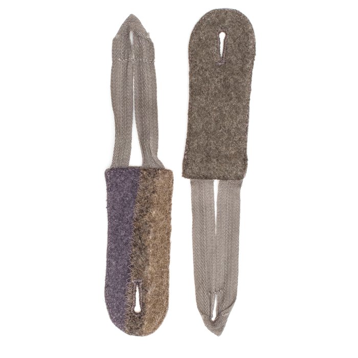 MAA41 Late issue four pocket issue service blouse in field grey for Hermann Göring Division personnel — image 11