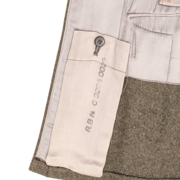 MAA41 Late issue four pocket issue service blouse in field grey for Hermann Göring Division personnel — image 15