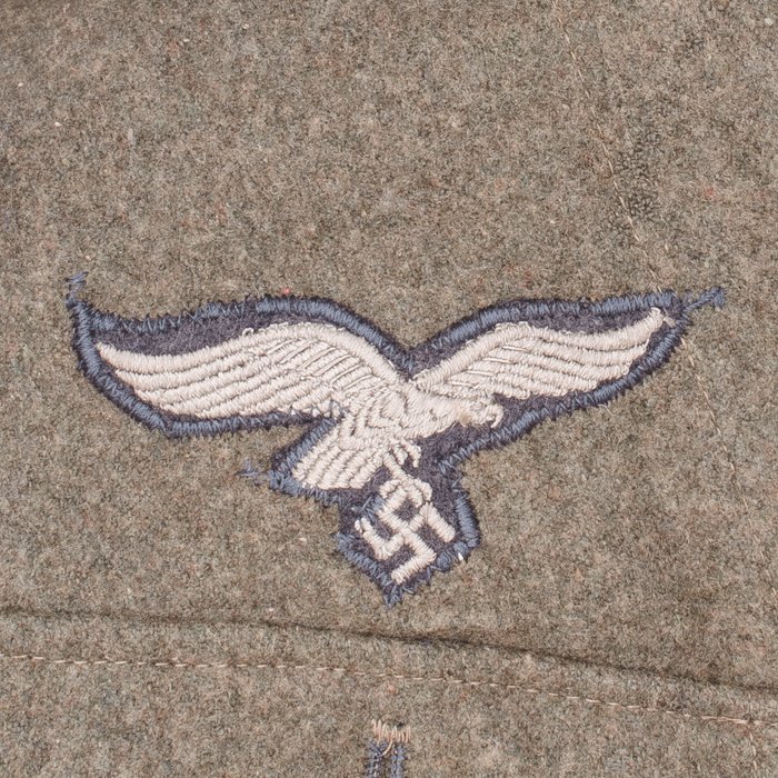 MAA41 Late issue four pocket issue service blouse in field grey for Hermann Göring Division personnel — image 4