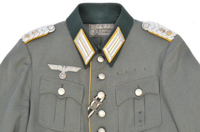 HMU4 Holters' tailored pre war piped service blouse for a Kavallerie Oberstleutnant — image 3