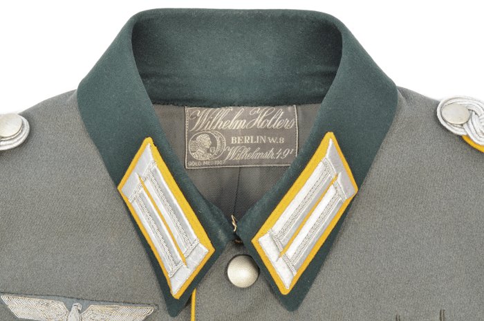 HMU4 Holters' tailored pre war piped service blouse for a Kavallerie Oberstleutnant — image 4