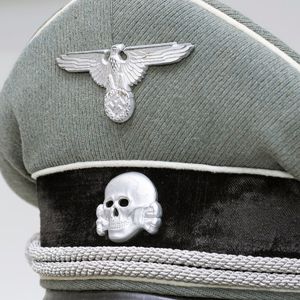 SJH82 Waffen-SS officer's visored cap
