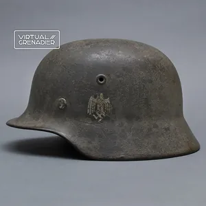 HES18 Heer M40 single decal overpainted helmet