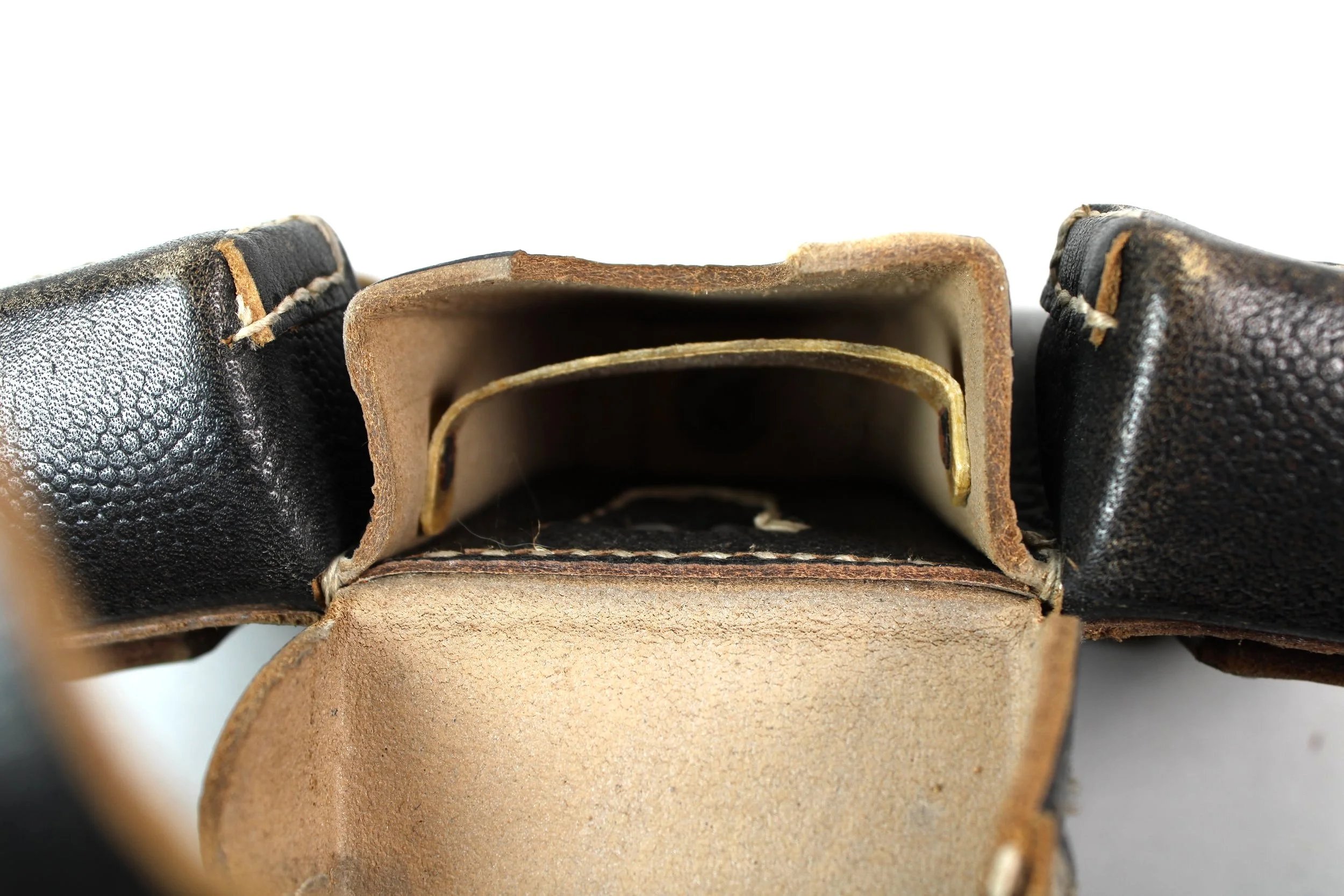 Original WW2 German Mint Late War K98 pouch RBN Marked — image 4