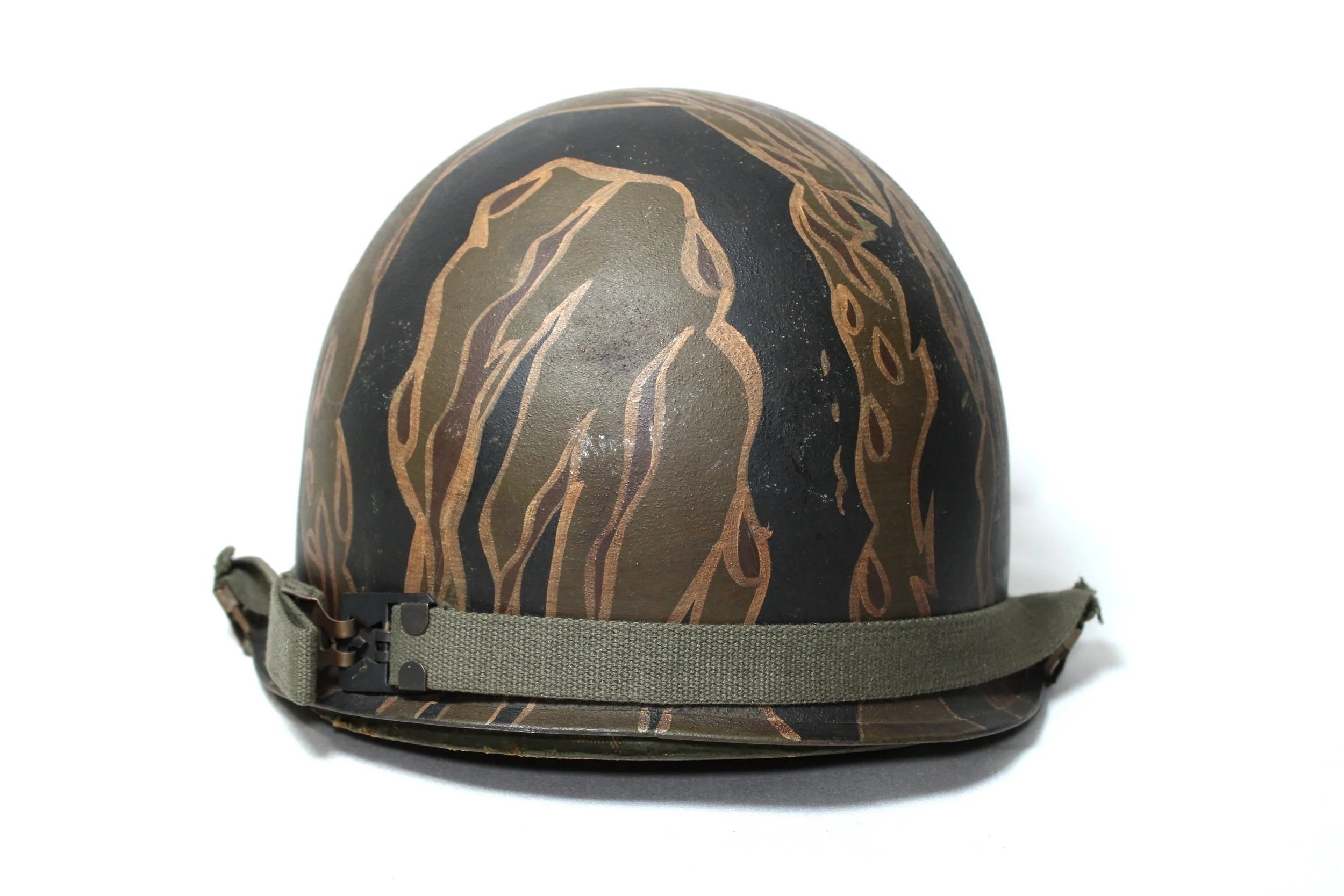 Souvenir Vietnam War 'Luc Luong Dac Biet' LLDB (Vietnamese Special Forces) Tiger Stripe M1 Helmet — image 5