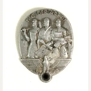 'Tag Der Arbiet' (Day of Labor) Pin/Tinnie